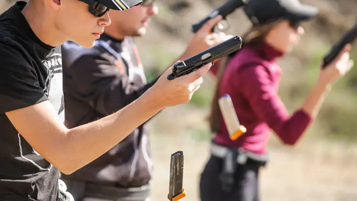 Sportschütze im Wettkampftraining